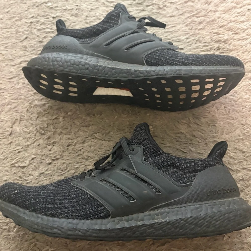 Adidas UltraBoost 4.0 DNA Core Black Running Shoes Mens Size 11.5 Triple Black